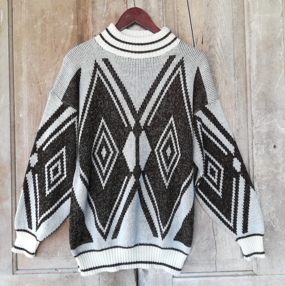 Vintage Diamond Sweater - Picture 2 of 8